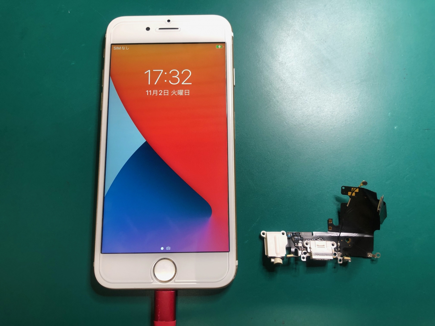 ケーブルを差し込んでも充電ができないiPhoneの充電不良修理のご紹介です。