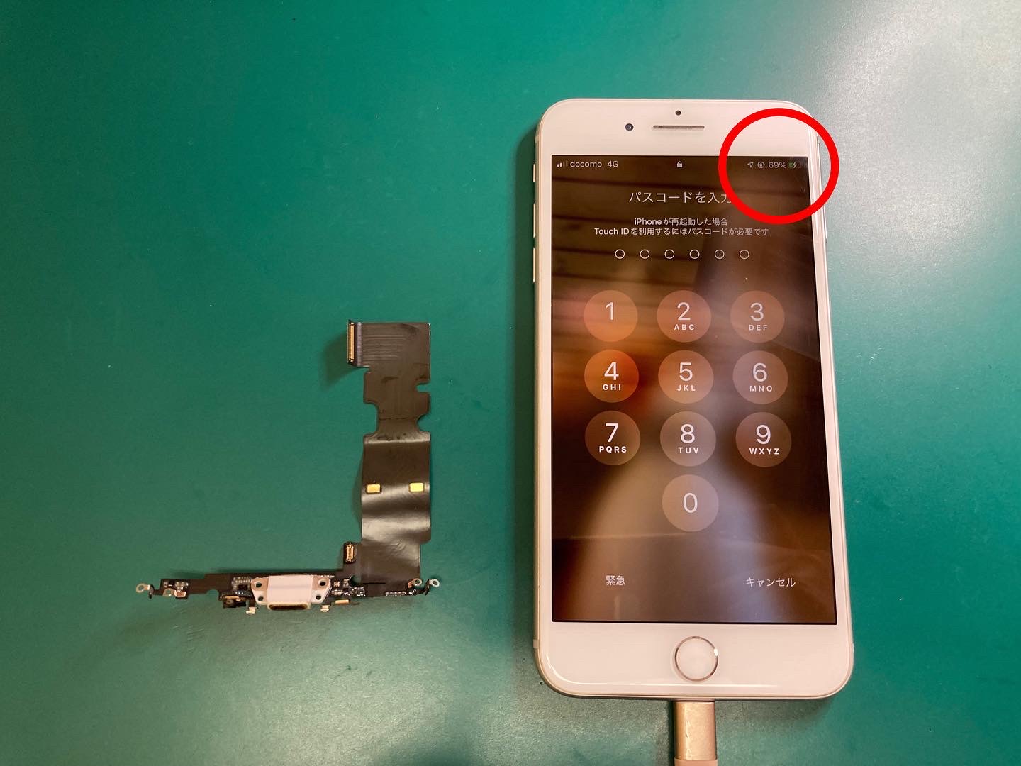 充電ケーブルを差し込んでも充電できない症状iPhone充電コネクター交換作業時間90分〜即日修理いたします。
