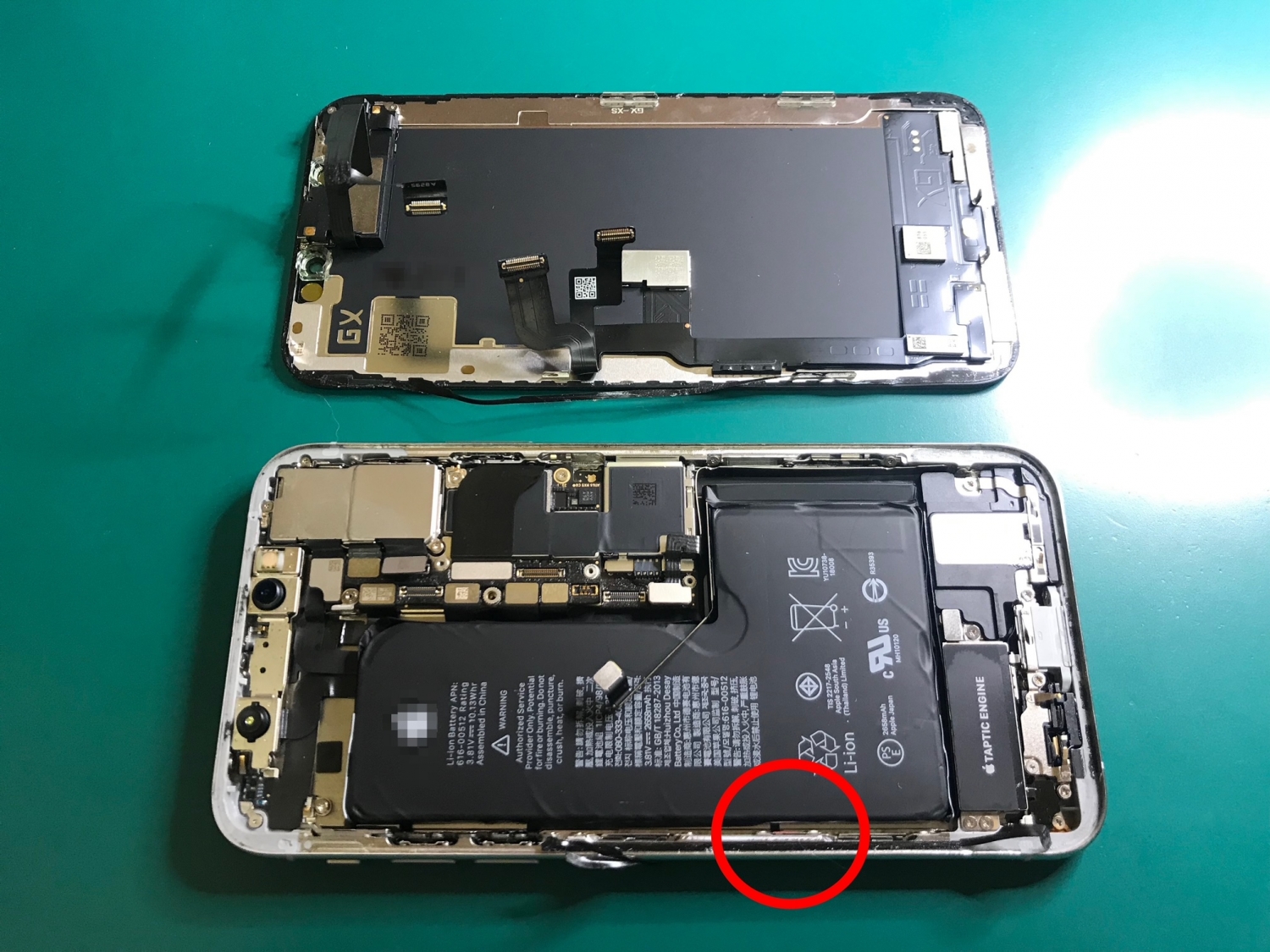 iPhoneは完全防水仕様ではございませんので、水場付近では防水ケースに入れて使用する等の工夫をしていただくと安心です。