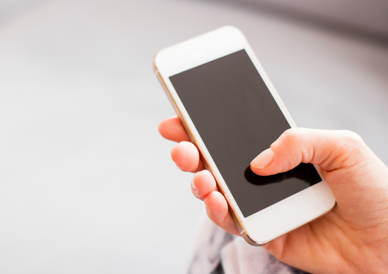 「iPhoneが起動しない」「画面が真っ暗で反応がない」等、不具合が発生した時に出来ることは？