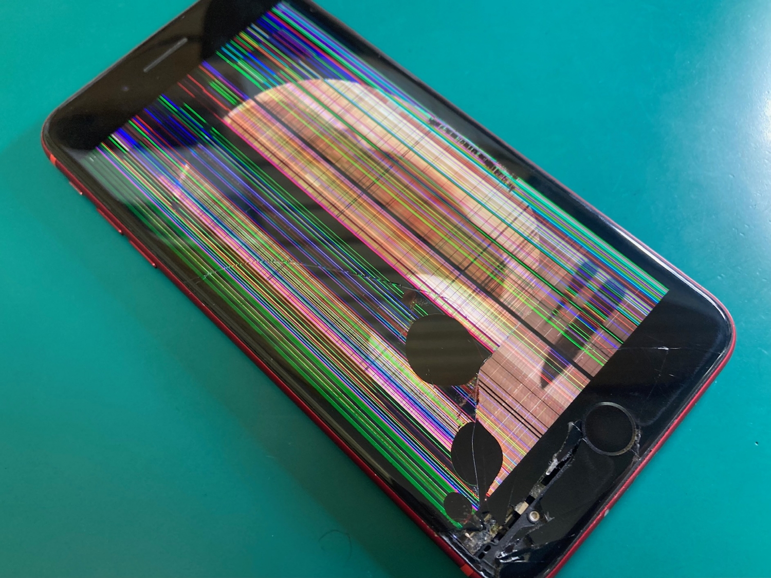 iPhoneのこんな症状は、フロントパネル交換修理で解消することが出来ます。