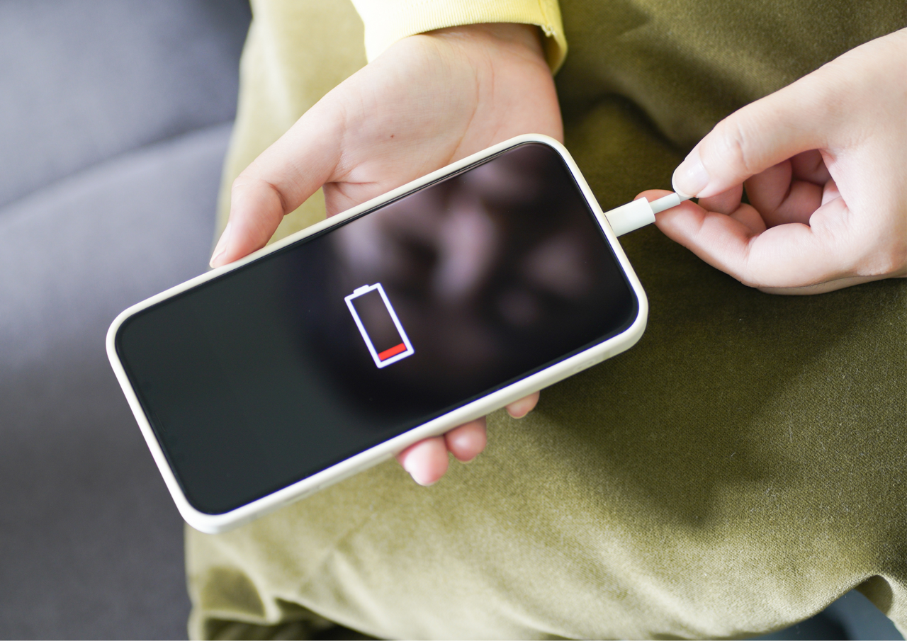 iPhone充電ケーブルの損傷によって、正しく充電がされないことがあります。