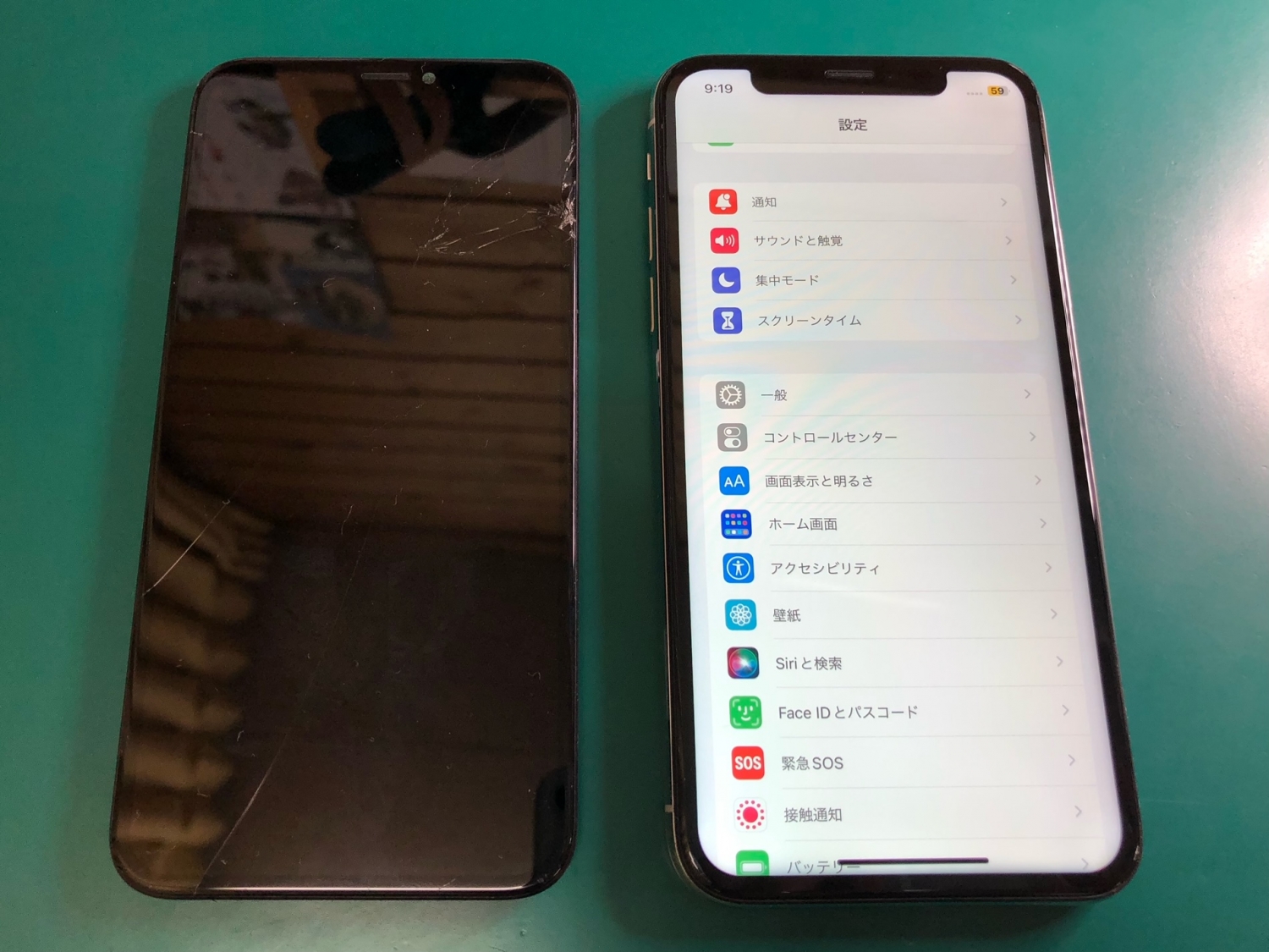 落として画面割れ＋光漏れ＋タッチ誤作動発生のiPhoneフロントパネル交換をさせていただきました。
