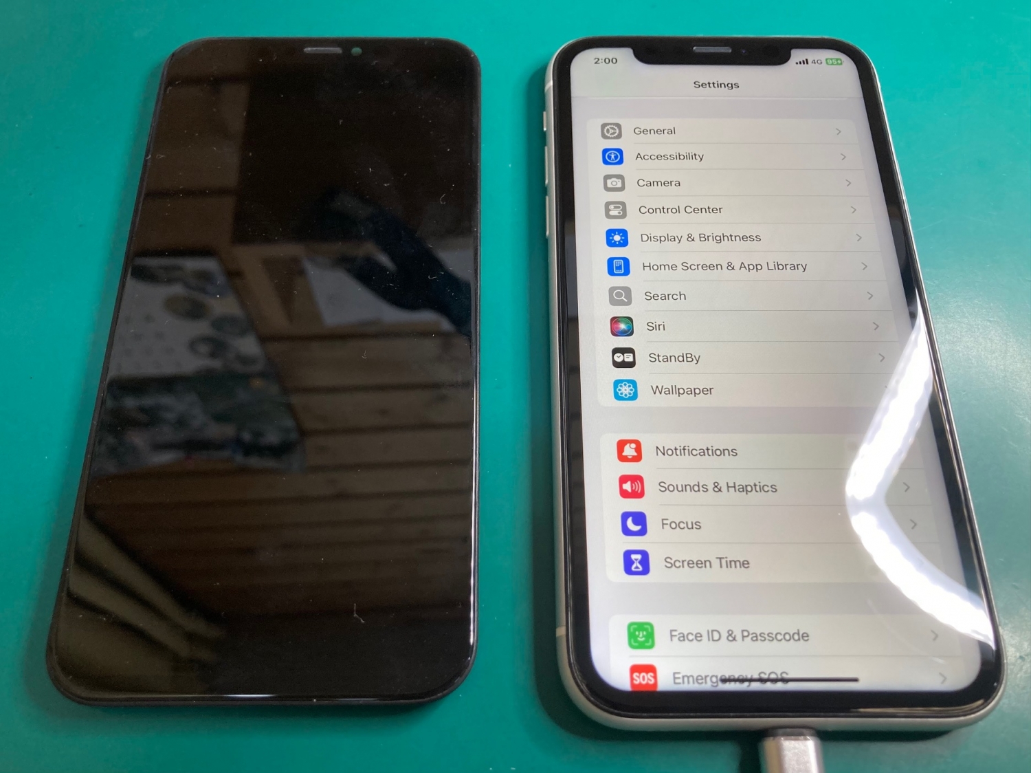 iPhone修理割引実施中！学生証のご提示で10%オフさせていただきます。