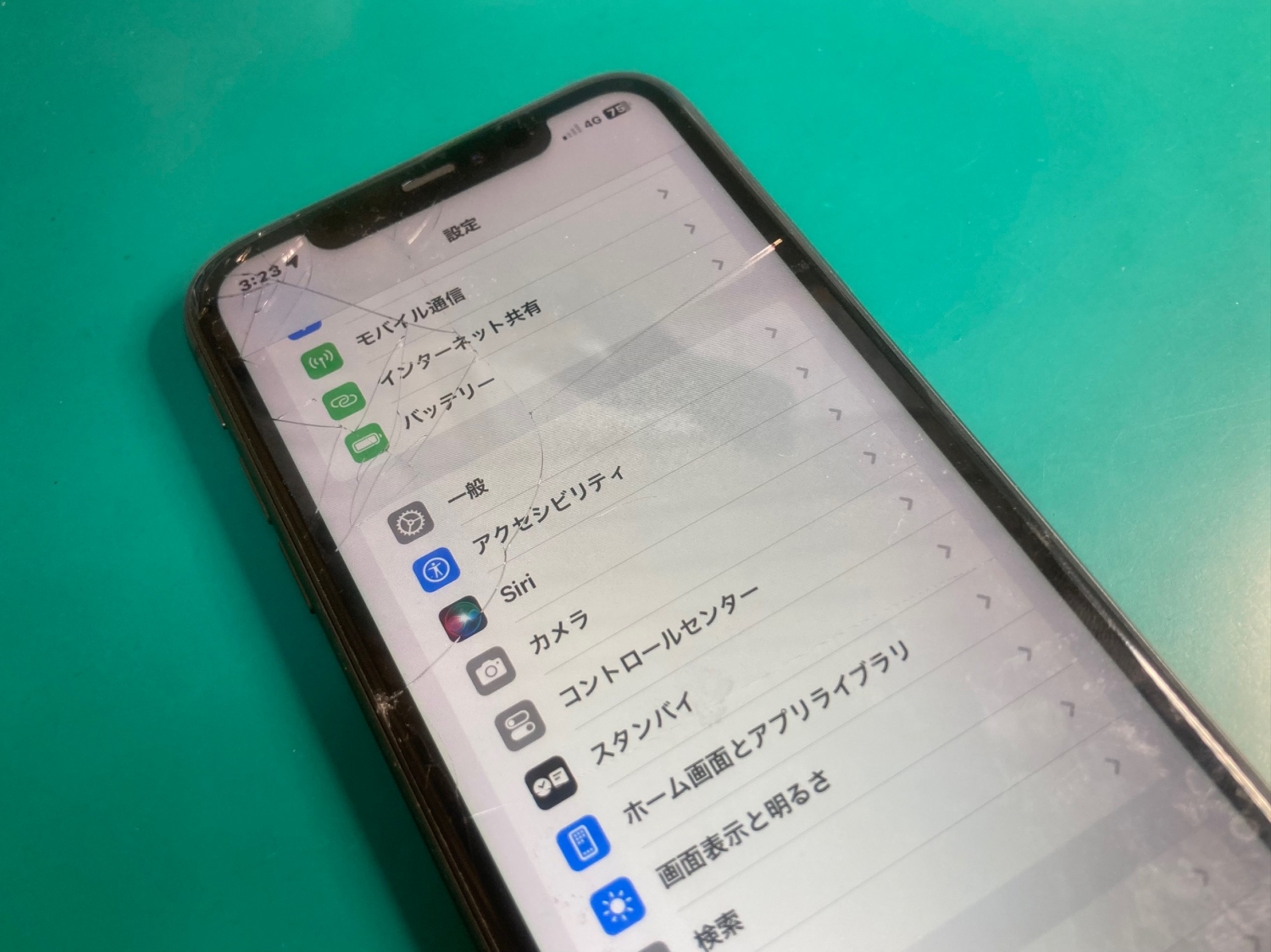 iPhone画面割れフロントパネル交換、作業時間60分〜お気軽にご相談ください。