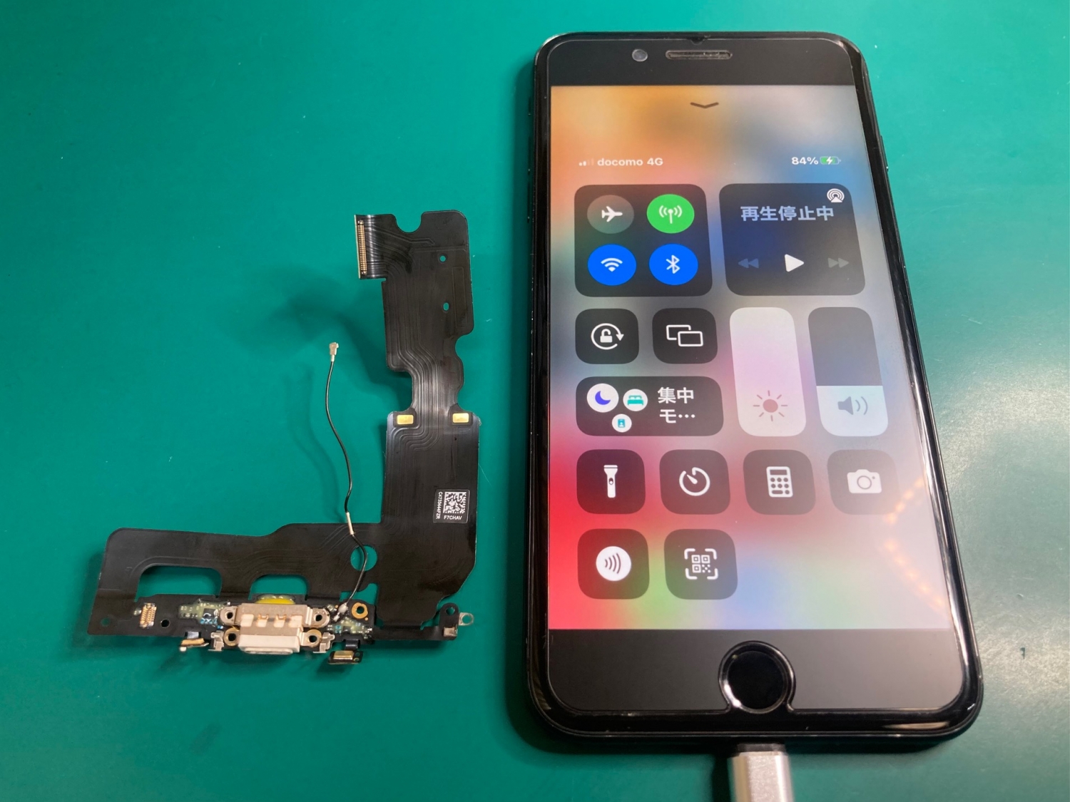 iPhone通話中の声が小さい・音がこもる症状、ドックコネクタ交換修理で