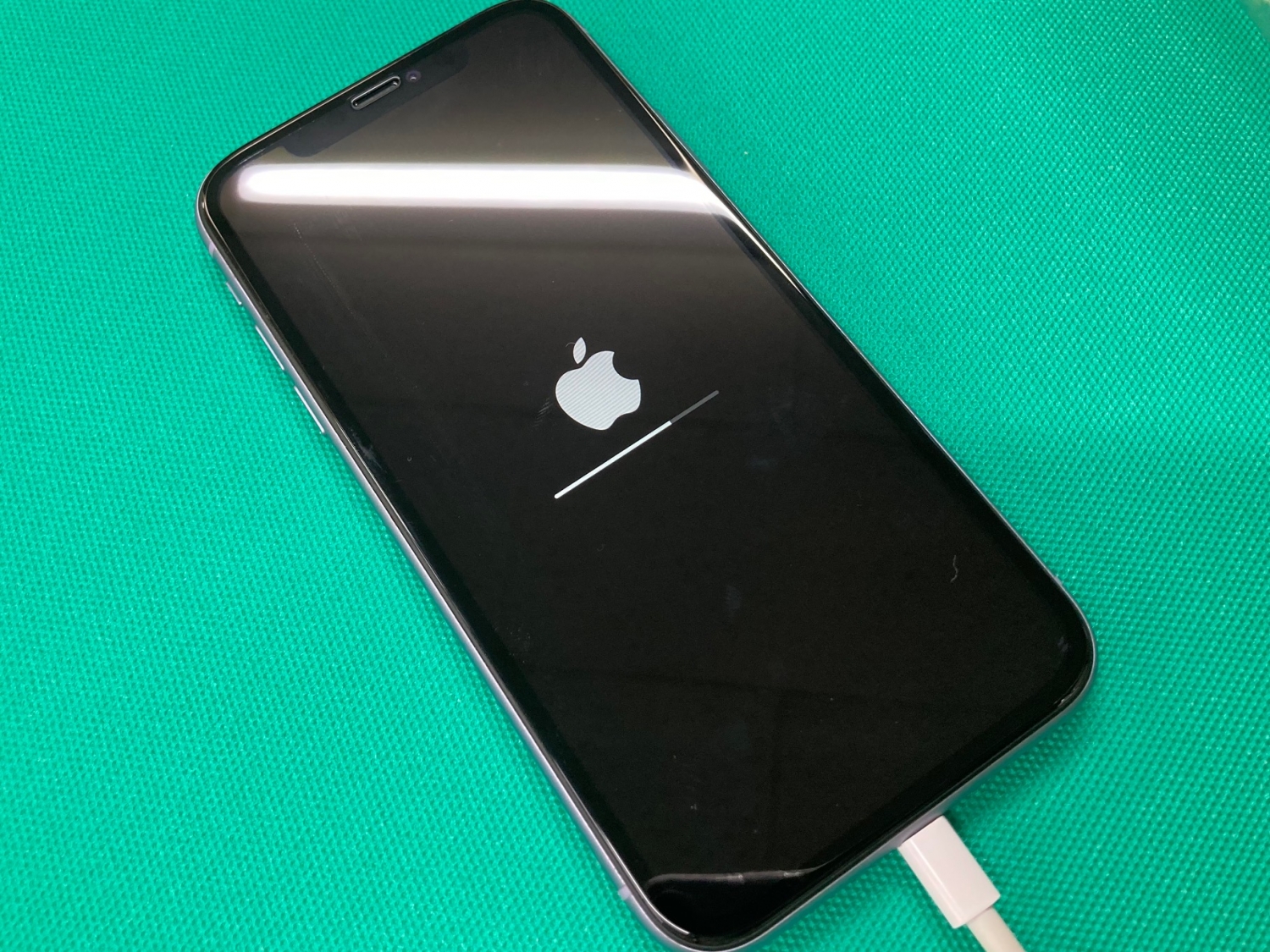 使わなくなったiPhoneを家族に譲りたい！初期化のご依頼をいただきまし