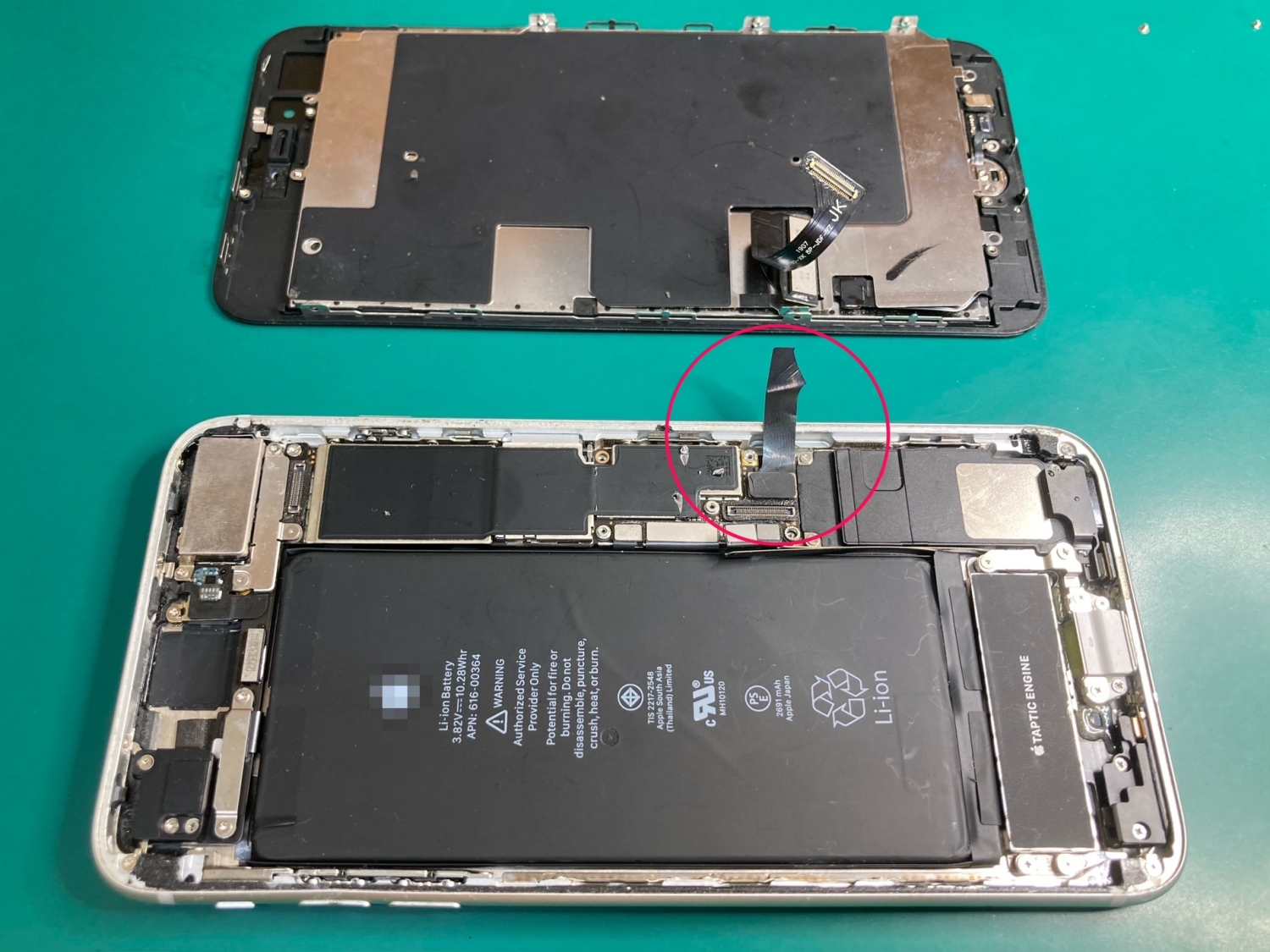 自分で分解して壊してしまった！iPhoneのデータ救出のご依頼をいただきました。