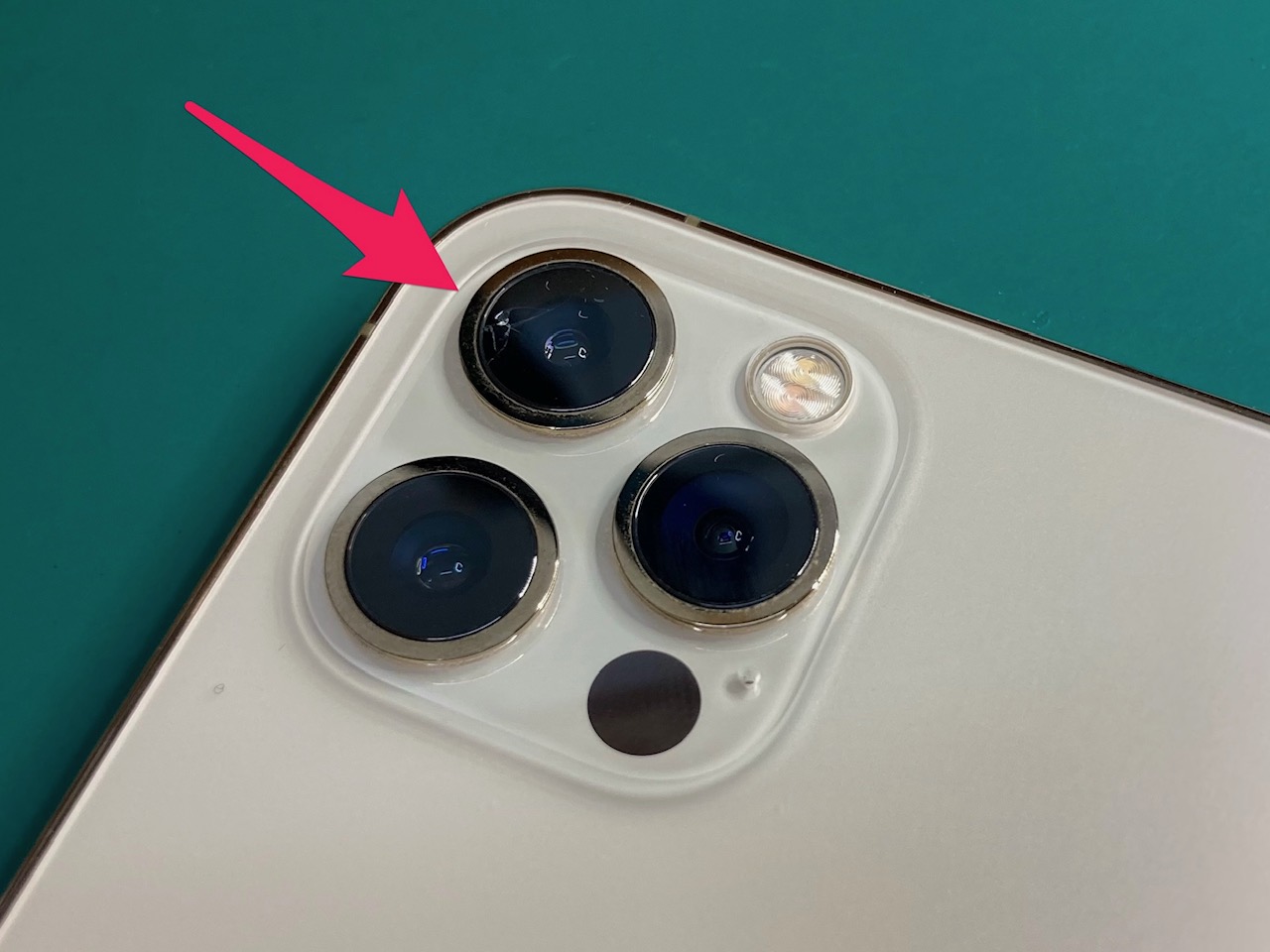 iPhone 12pro シルバー 背面ひび割れカメラ割れ iPhone 12pro シルバー 背面ひび割れカメラ割れ 動作正常】iphone12