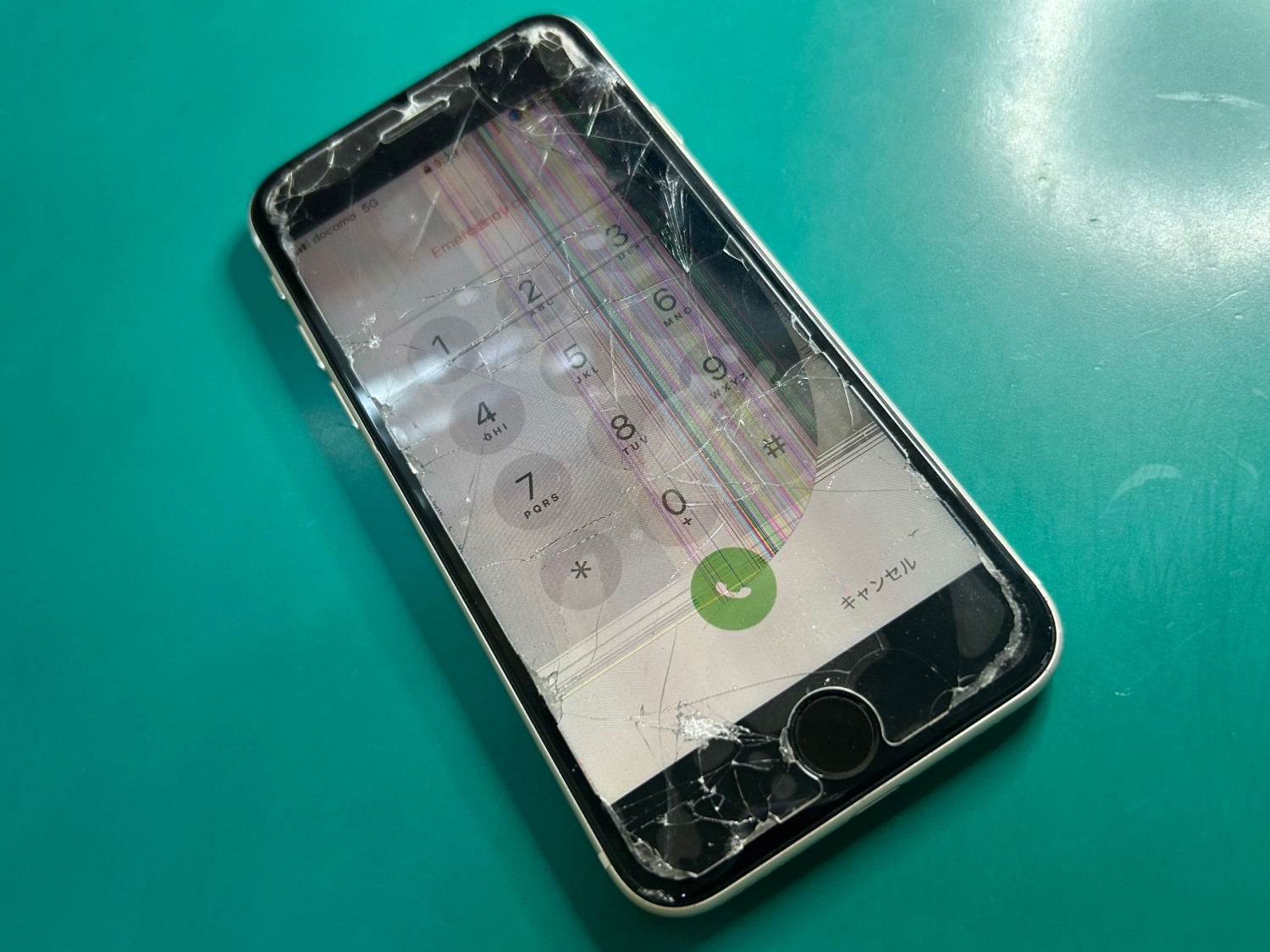 画面破損・ゴーストタッチ発生のiPhone SE3、フロントパネル交換で綺麗になりました。