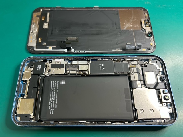 水没後に画面が真っ暗なiPhone、無事にiCloudバックアップできました。