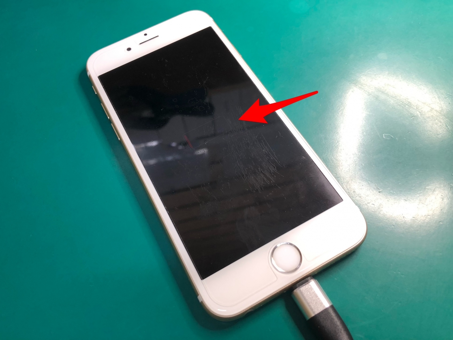 バッテリー切れマークから起動しない…iPhone起動不良のご相談をいただきました。