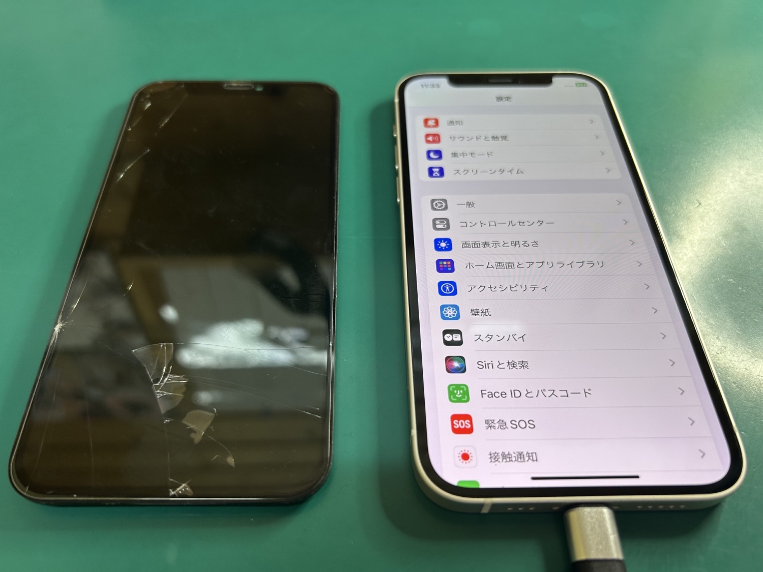 「画面が真っ暗で操作できない…」ブラックアウトのiPhone 12をお預かりしました。