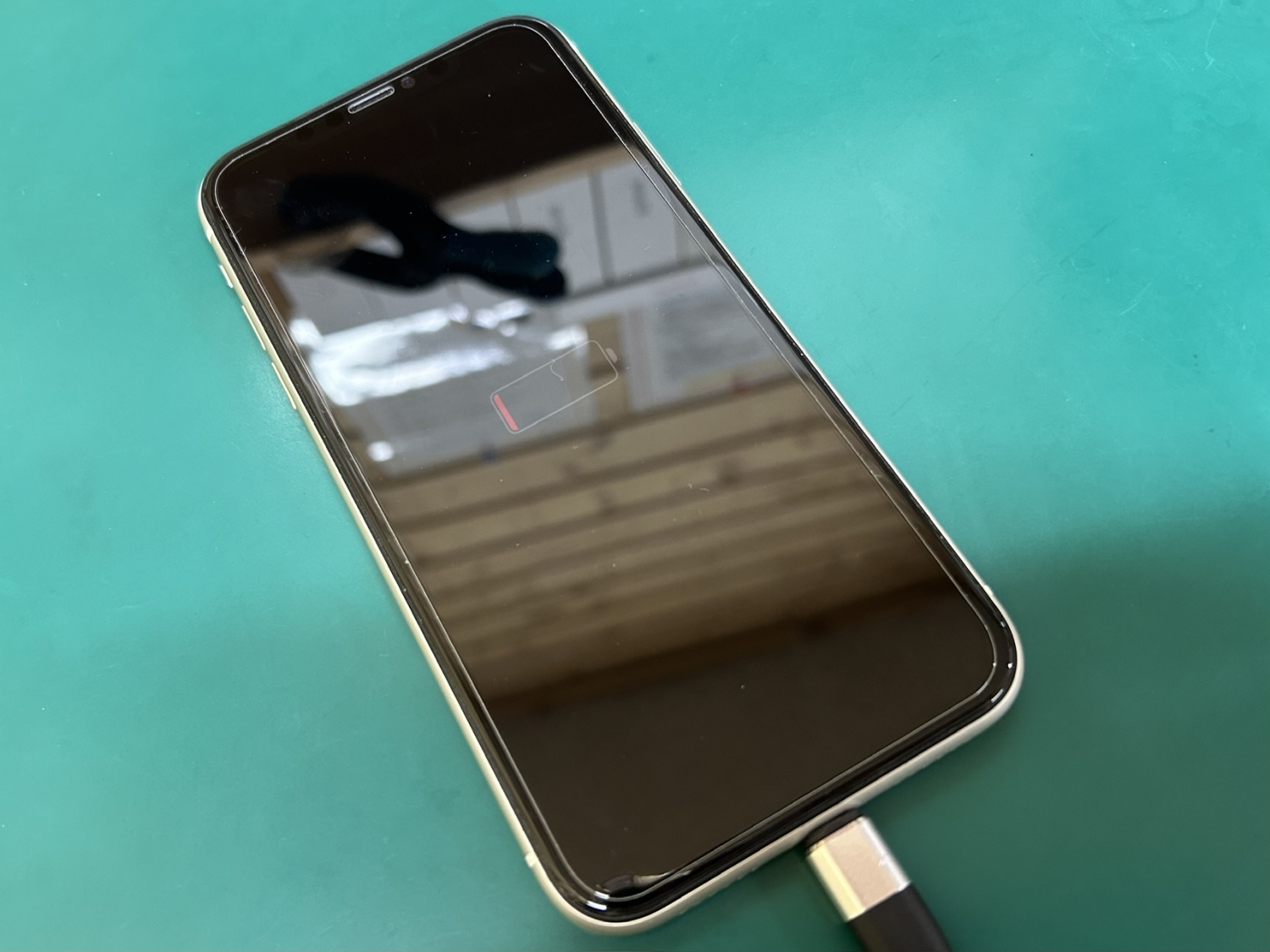 iPhone 11バッテリー交換作業時間60分～お気軽にお問い合わせください。