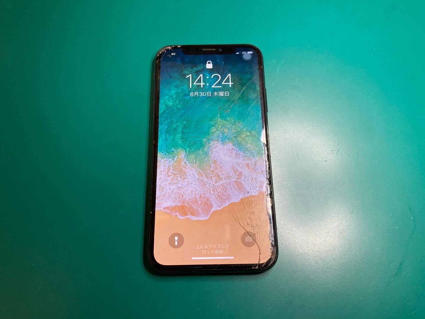 ガラス画面ひび割れ＆タッチ操作ができないiPhoneフロントパネル交換で直りました。作業時間60分〜お気軽にご相談ください。 | アイフォン・ライフ
