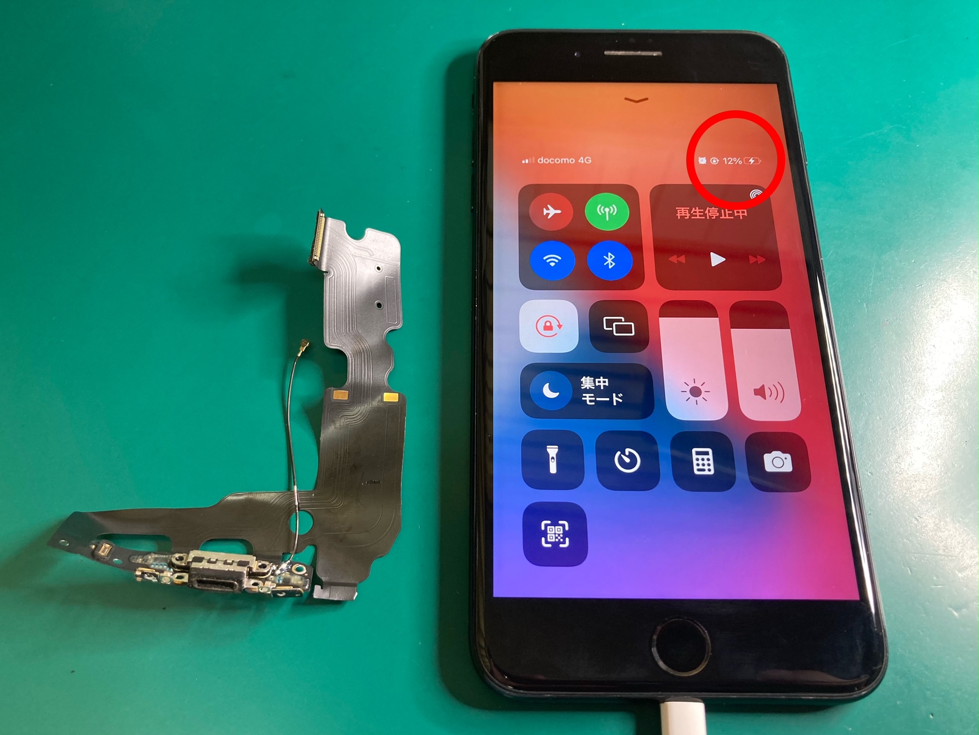 【ジャンク】iPhone XR イエロー　充電ケーブル接続不良 グラグラ充電口と見えないバッテリー膨張を直す！iPhone XR修理は