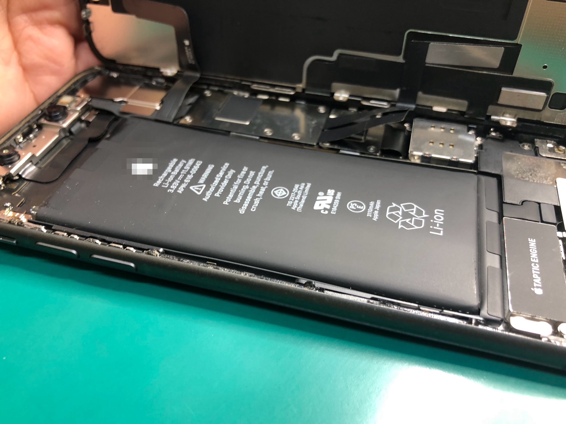 iPhone11 本体のみ　※バッテリー劣化で電源つきません 電源が入らないiPhone 11、原因はバッテリーの劣化と膨張でした