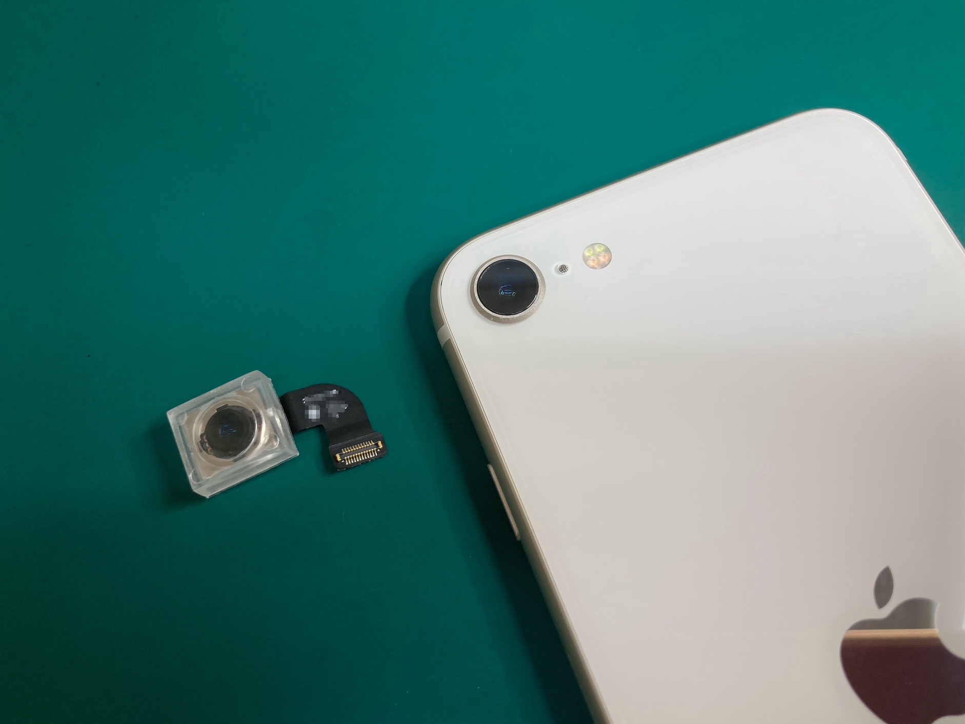 iPhone SE3アウトカメラが真っ暗で使用できない症状、カメラ